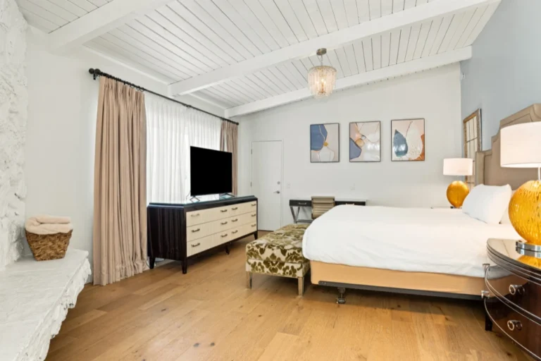 Grand Suite at Pacific Crest Hotel
